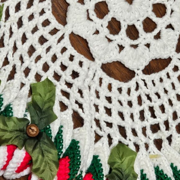 Handcrafted Crochet Christmas Doily 24" lrg festive centerpiece vtg Grannycore - Picture 10 of 12